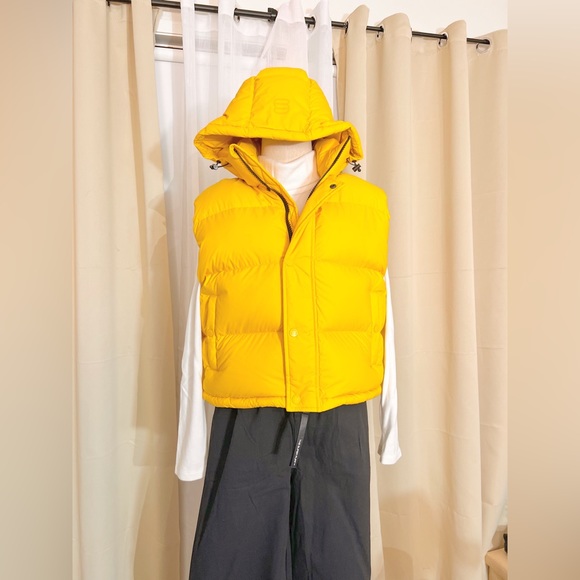 Aritzia Super Puff Vest - Picture 1 of 1